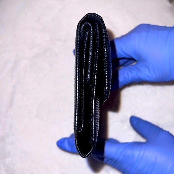 Black Louis Vuitton Epi Wallet - Picture 8 of 10